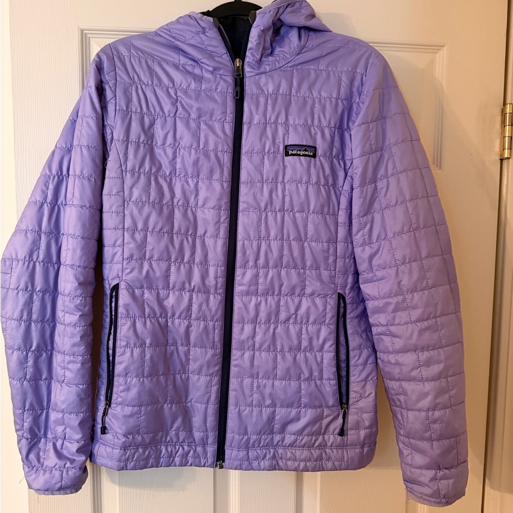 Patagonia women’s Nano Puff Hooded Insulated Jacket Lilac Lavender Purple L